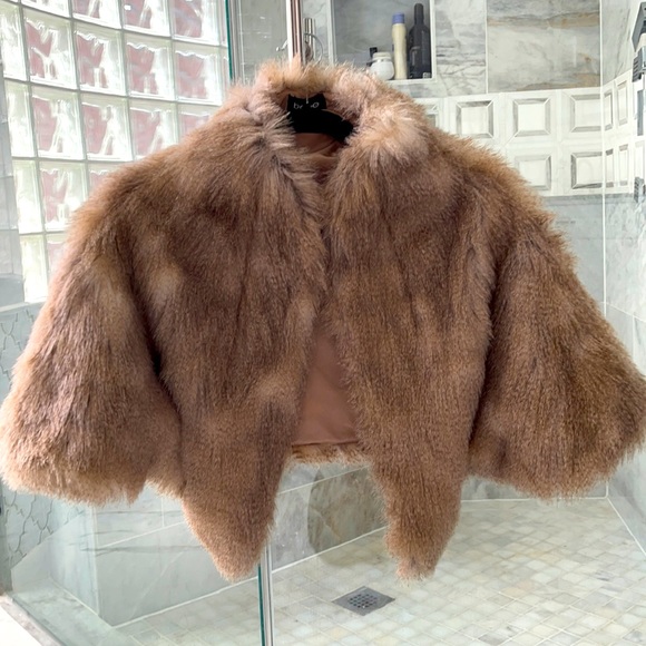 Bebe Faux Fur Shaw/Jacket - Picture 1 of 5